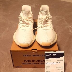 Yeezy Boost 350 v2 triple white